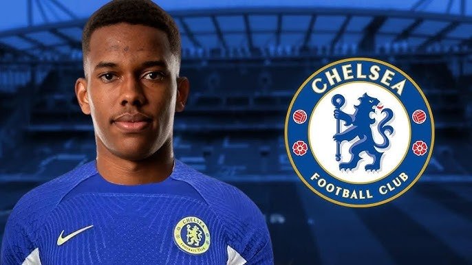 Chelsea Inginkan Willian Pacho