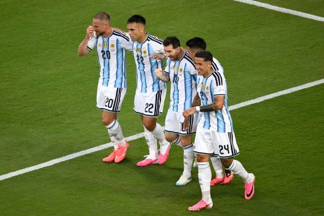 Alasan Banyak Pemain Memakai Sepatu Pink di Piala Dunia 2026